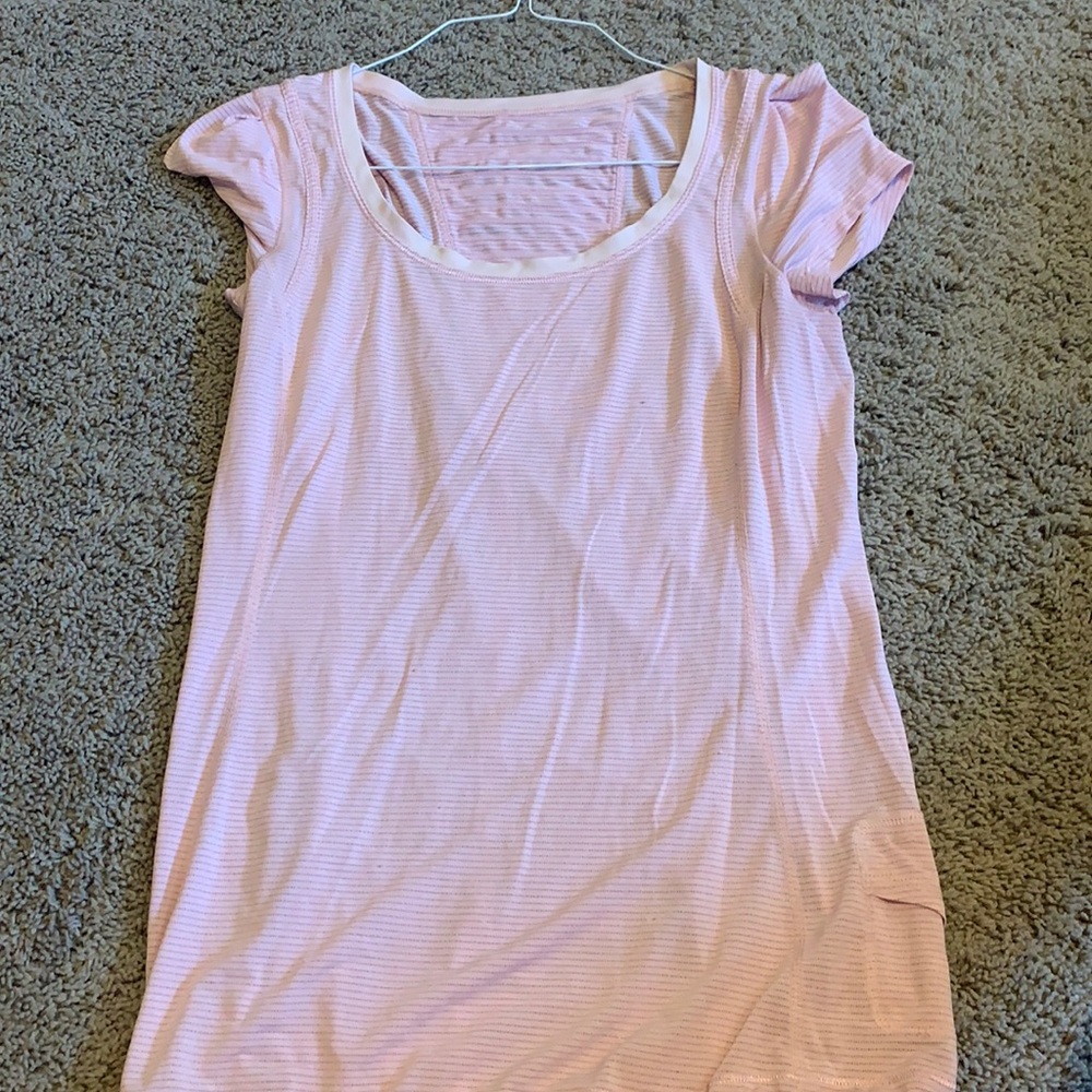 Lululemon light pink tee size 6